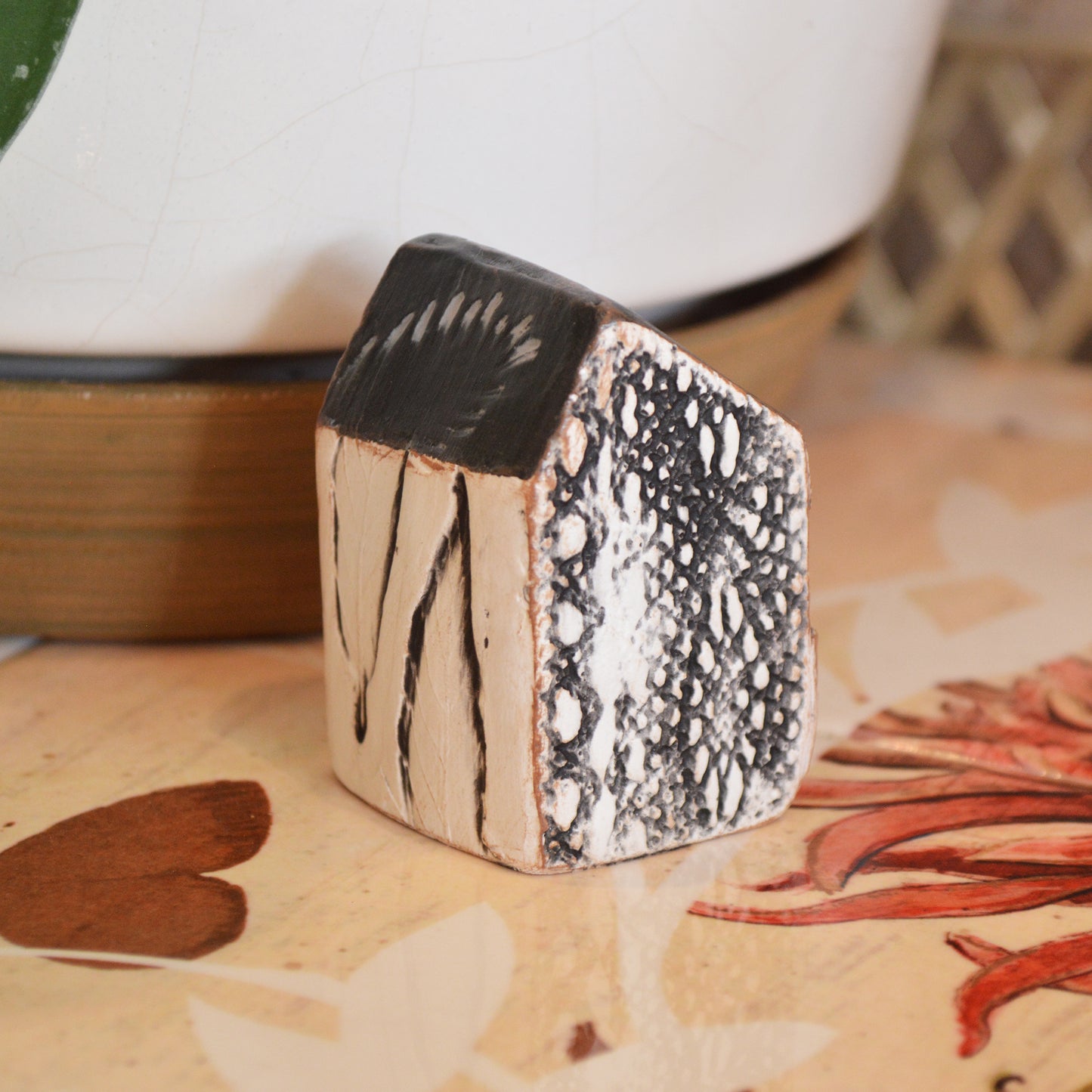 Modern Abstract B + W Mini House