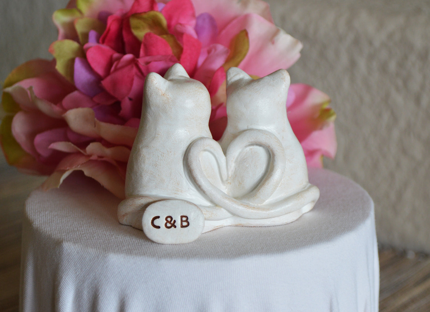 Cats wedding cake topper sweetheart gift / kitties in love w/ optional custom initials, with heart shaped tails