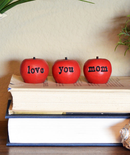 Red love you mom apples / kitchen decor gift / FREE SHIPPING